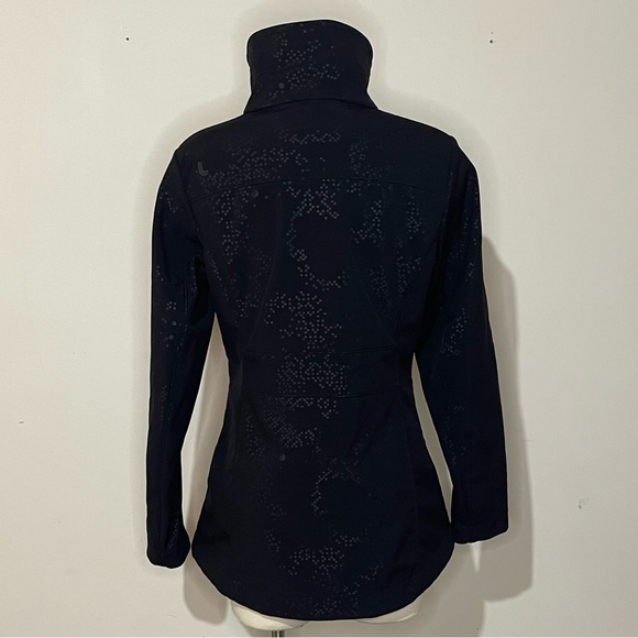 Lolë Soft Shell Jacket - Picture 4 of 10